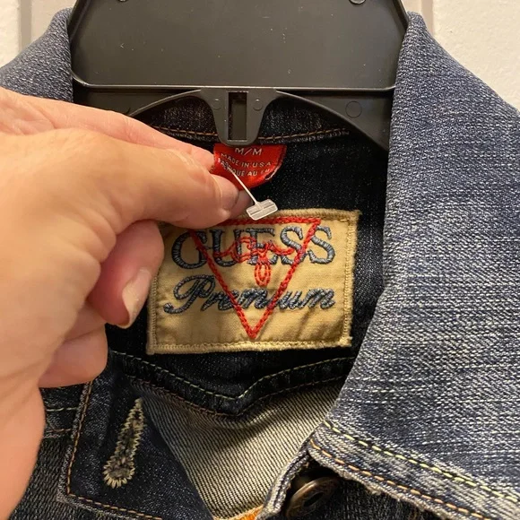 NWT Guess Premium Vintage Wash Embroidered & Stud Embellished Denim Jacket - Picture 7 of 12